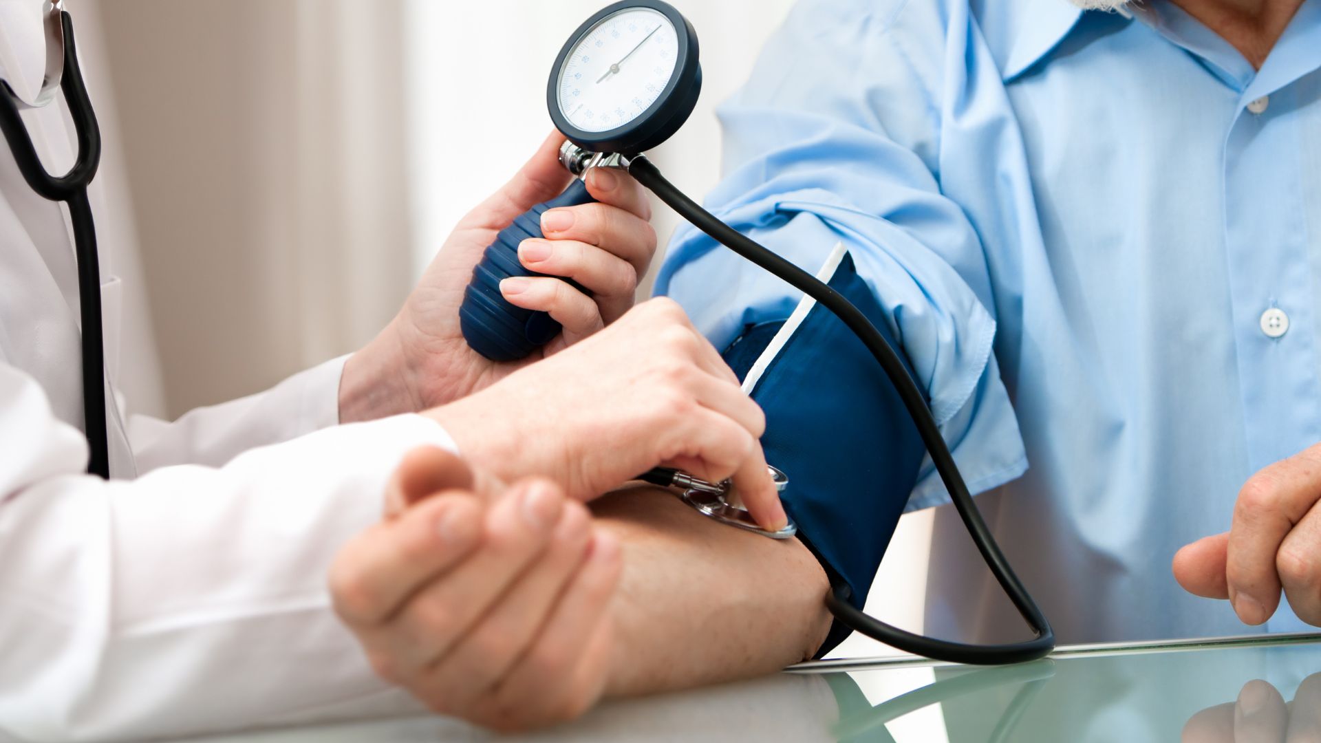 Scopri cos'è la sorveglianza sanitaria, come si svolge, chi è obbligato e quali visite ed esami sono previsti in ambito lavorativo. cos e la sorveglianza sanitaria sul lavoro